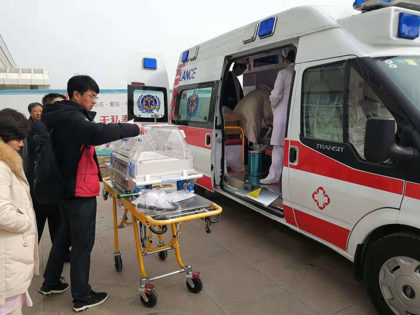 尼玛县救护车转院